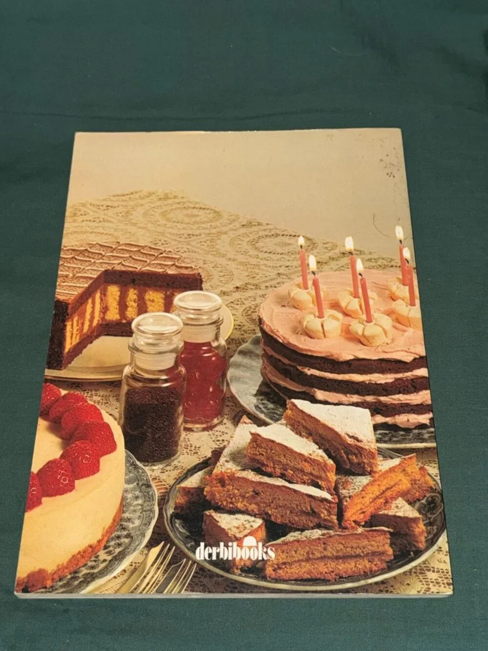 Cakes & Cake Decorating By Zoe Leigh 1975 Paperback Cookbook With Over 200 Recip